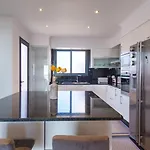 Guestready - Private Terrace בית הארחה