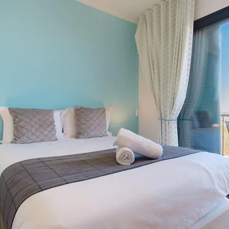 Guestready - Private Terrace בית הארחה פונשל