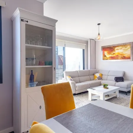 Guestready - Private Terrace Pensión 4*