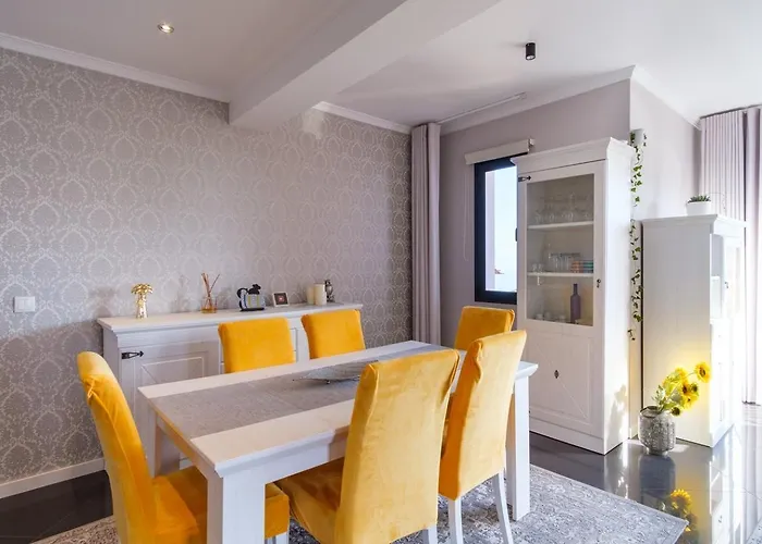 Πανσιόν Guestready - Private Terrace Φουνκάλ